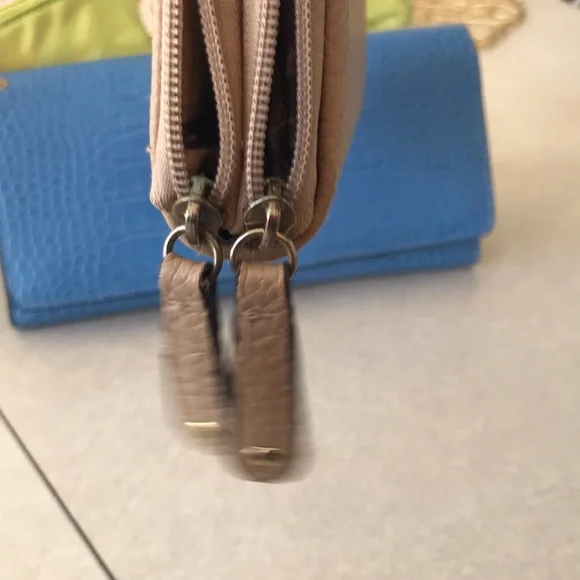 Jessica Simpson Tan Wallet with Floral Accents - Picture 4 of 8